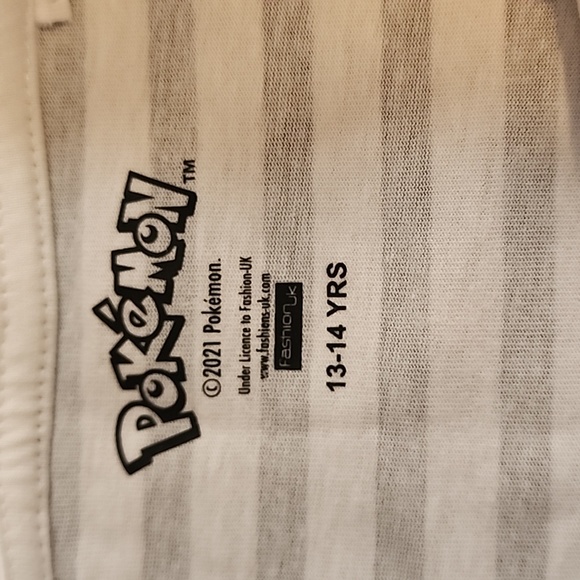 Girls pokemon shirt - Picture 2 of 2